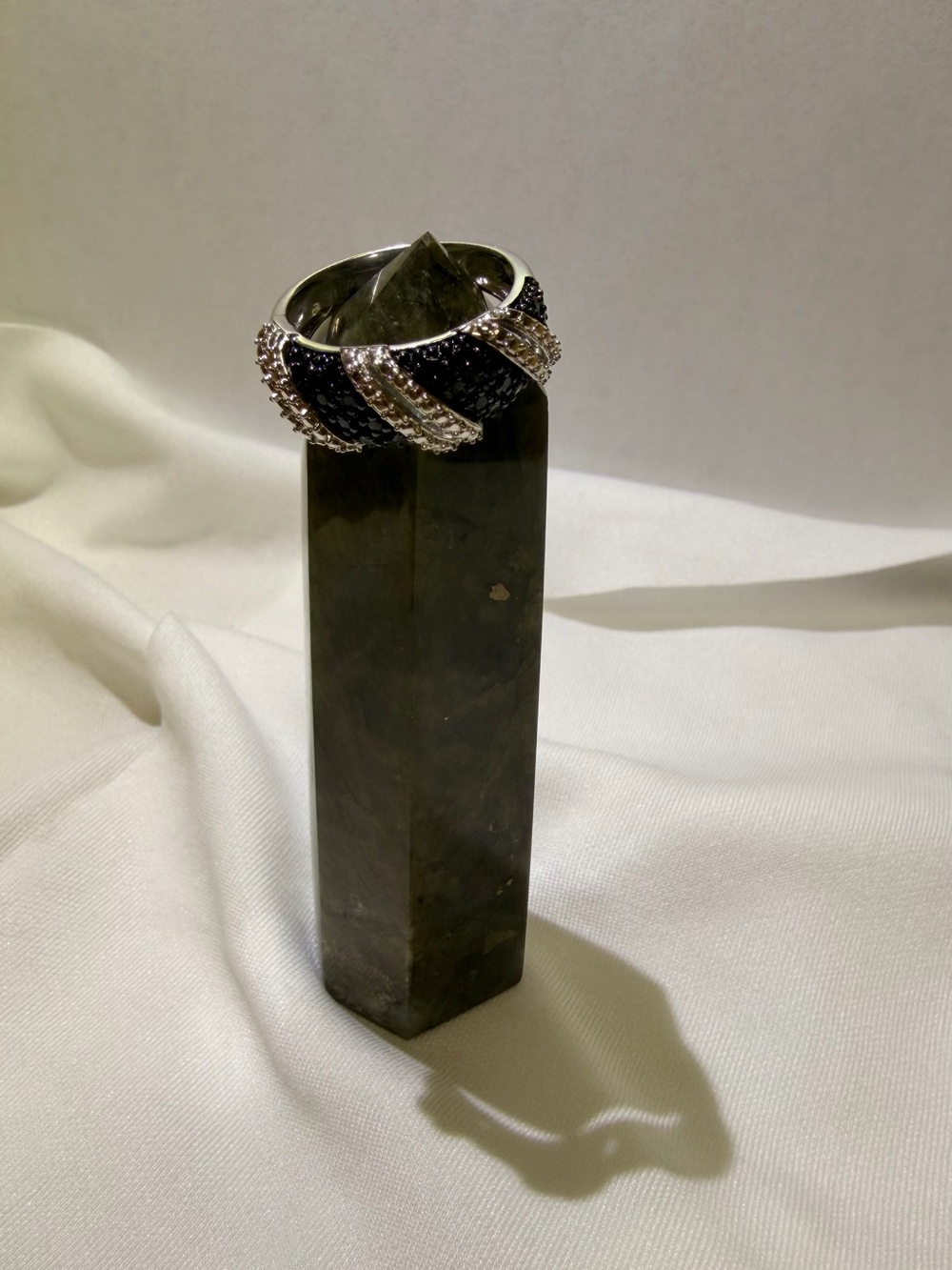 Beautiful 14K White Gold plated 925 Sterling Silver Black Natural Diamond Ring - Picture 4 of 5
